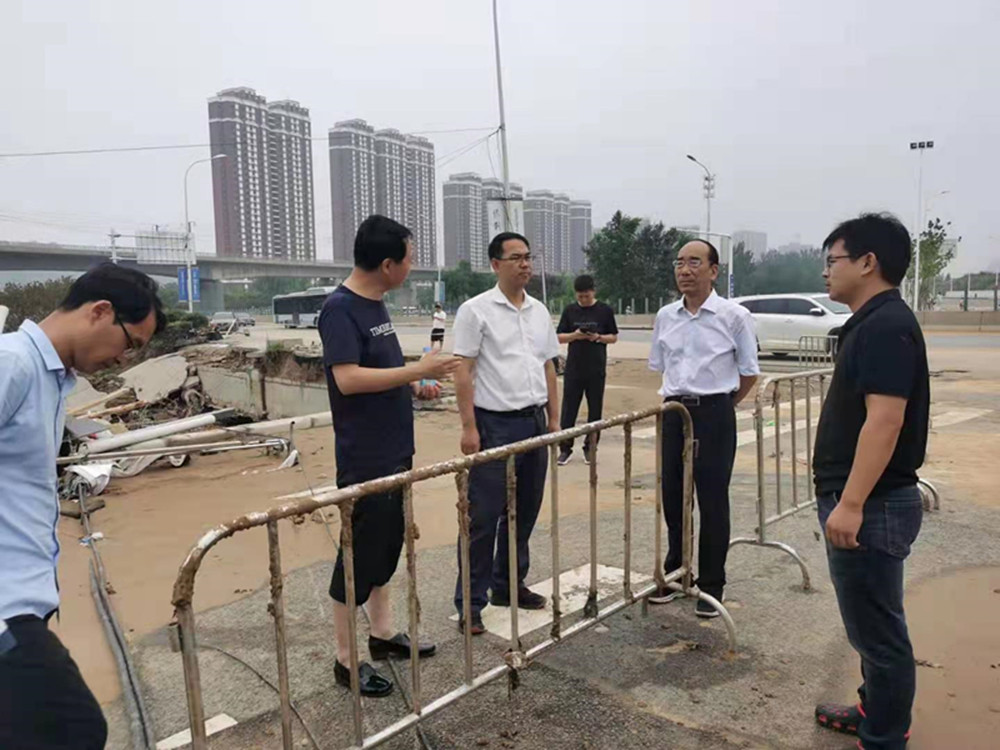 集團公司黨委書記、董事長、總經(jīng)理秦廣遠(yuǎn)赴市政項目檢查指導(dǎo)災(zāi)后恢復(fù)重建工作